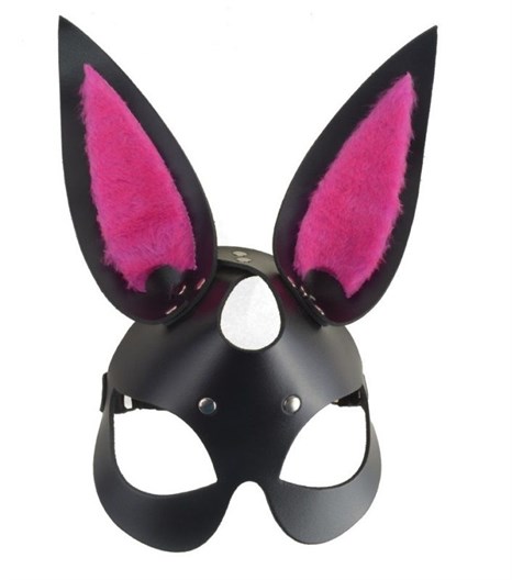 Черная маска  Зайка  с розовыми меховыми вставками - фото 328572