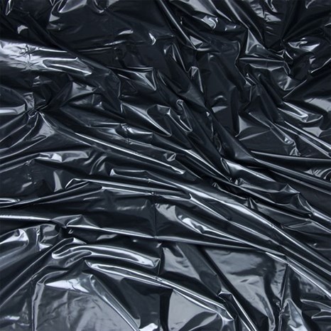 Черная виниловая ткань-простынь для эротических игр - фото 385549