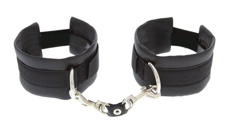 Чёрные полиуретановые наручники Luxurious Handcuffs - фото 399537