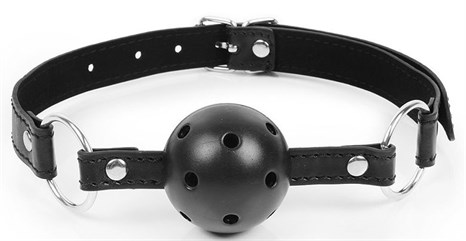 Черный кляп-шарик на регулируемом ремешке с кольцами - фото 412370