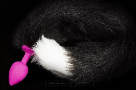 Розовая силиконовая анальная пробка с черным хвостиком - фото 413261
