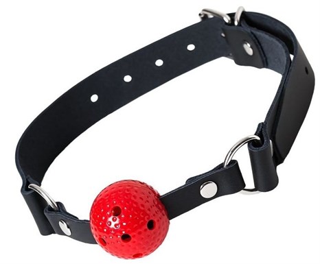 Красный кляп-шарик на черном регулируемом ремешке - фото 415821