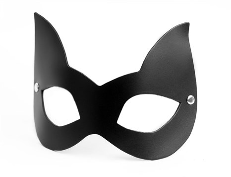 Черная кожаная маска с прорезями для глаз и ушками - фото 425920