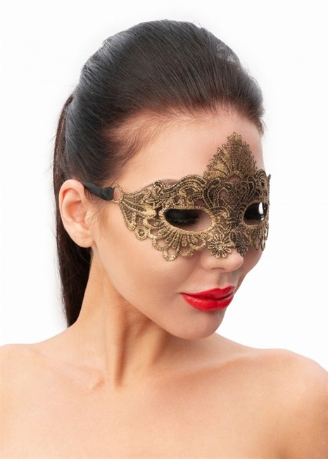 Золотистая женская карнавальная маска - фото 427462